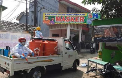 PMI Kota Bekasi Disinfeksi Sembilan RT di Perumahan Pondok Gede