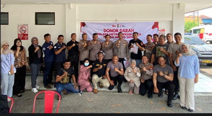 HUT ke-74 Humas Polri, Polres Metro Bekasi Kota Gelar Donor Darah Bersama PMI